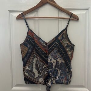 PRE-OWNED H&M WOMEN'S SLEEVELESS PAISLEY PRINT BLOUSE- SMALL
